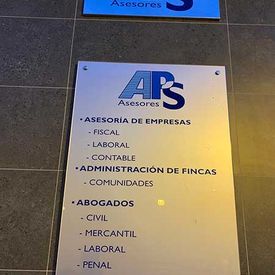 APS Asesores placa